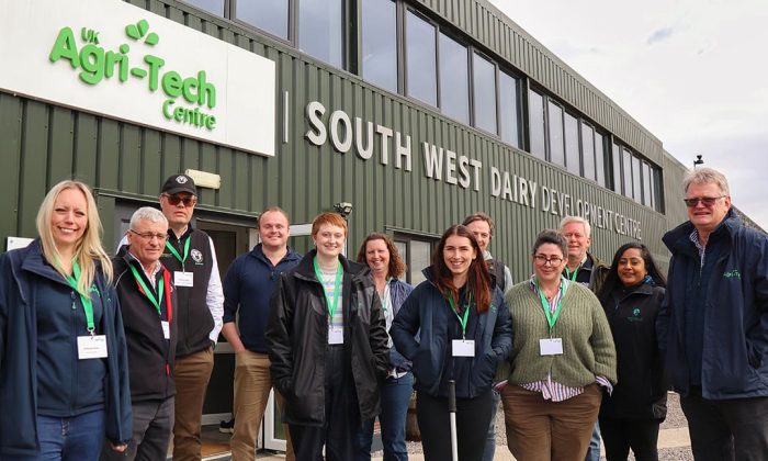 SWDDC-IMG_8505-Group-under-SWDDC-sign-copy